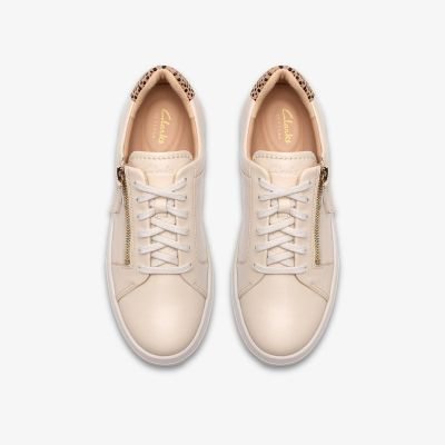 Бежови ежедневни обувки - стил и комфорт CLARKS (SKU)26185914