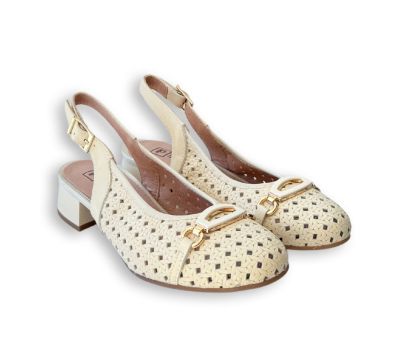 Кремави дамски сандали с нисък ток - елегантност и комфорт!PITILLOS (SKU)11124