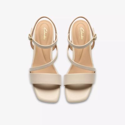 Beige elegant sandals with a low heel - comfort and style! CLARKS (SKU)26186118