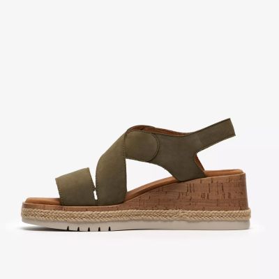 Green platform sandals - style and comfort! CLARKS (SKU) 26185955
