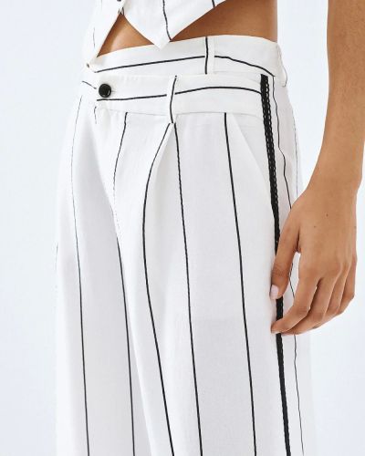 Елегантен дамски панталон с асиметрично закопчаване ACCESS FASHION (SKU) 5024