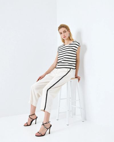 Women's trousers with contrasting trim ACCESS FASHION (SKU) 5057