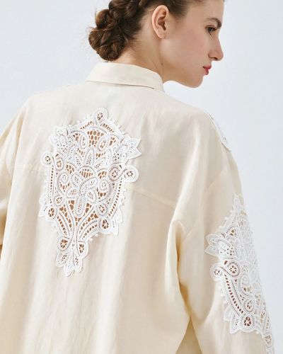 Women's shirt Elegant and loose, with delicate lace details ACCESS FASHION (SKU) 7019