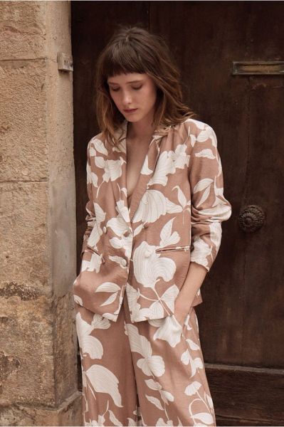 Елегантно дамско сако от вискоза с V-образно деколте MOLLY BRACKEN (SKU) LA1866EE