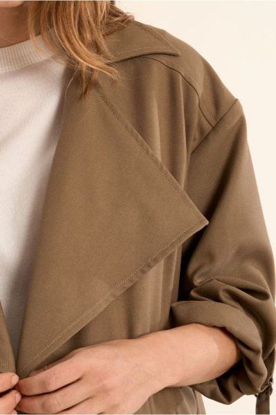 Дамско Леко Яке с Колан за Вталяване - Елегантно и Удобно MOLLY BRACKEN (SKU) T2239EP