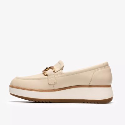Дамски Елегантни Лоуфъри в Кремав Цвят – Комфортни и Модерни CLARKS (SKU)26186928