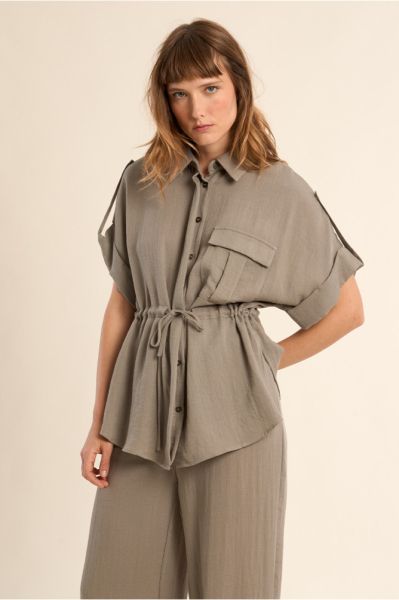 Women's short-sleeved shirt made of breathable viscose in military color MOLLY BRACKEN (SKU) LA1957EP