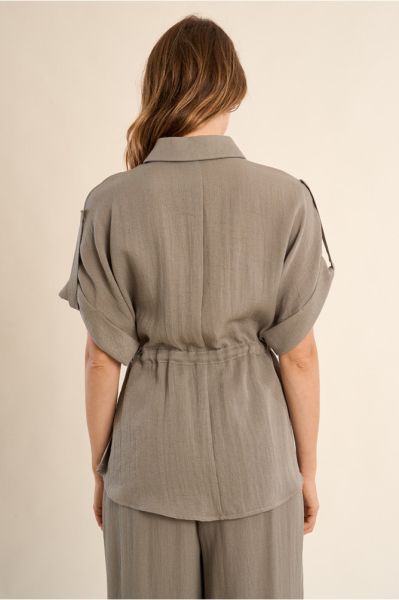 Women's short-sleeved shirt made of breathable viscose in military color MOLLY BRACKEN (SKU) LA1957EP
