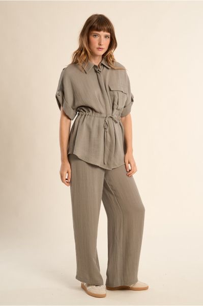 Women's short-sleeved shirt made of breathable viscose in military color MOLLY BRACKEN (SKU) LA1957EP