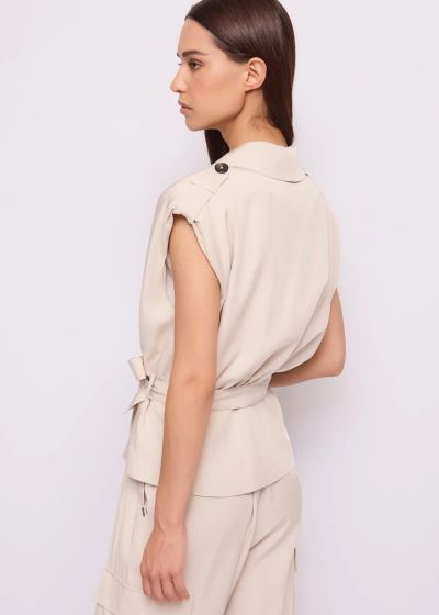 Women's Vest with Lapels - Stylish, Elegant and Modern GAUDI (SKU) 611FD35001