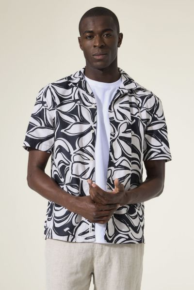 Men's short-sleeved shirt, floral print – Stylish, comfortable and perfect for summer GARCIA (SKU) P261291