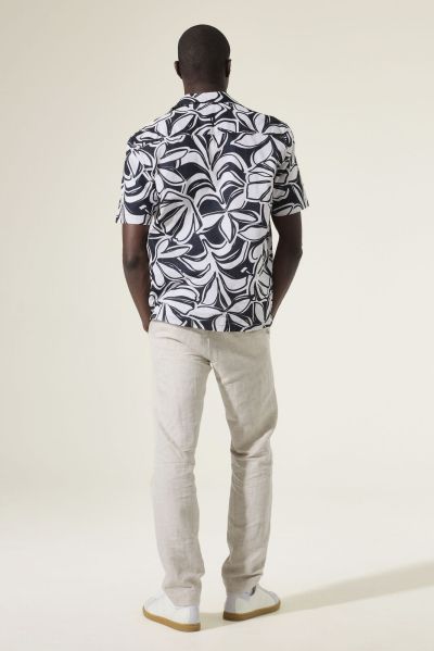 Men's short-sleeved shirt, floral print – Stylish, comfortable and perfect for summer GARCIA (SKU) P261291