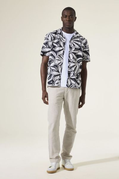 Men's short-sleeved shirt, floral print – Stylish, comfortable and perfect for summer GARCIA (SKU) P261291