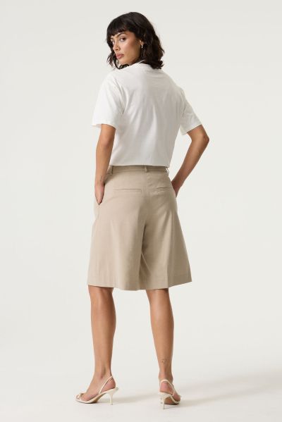 Women's stylish high-waisted shorts in sand color GARCIA (SKU) Q260143