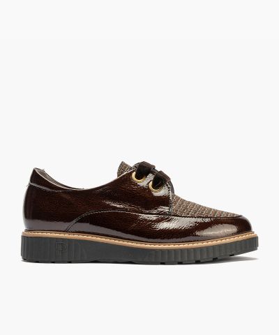 Women's elegant brown loafer with laces, stylish polka dot pattern and comfortable sole.PITILLOS (SKU)11555
