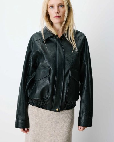 Women's bomber jacket in black - perfect, modern, comfortable and warm! GRACE&MILA (SKU)111003.