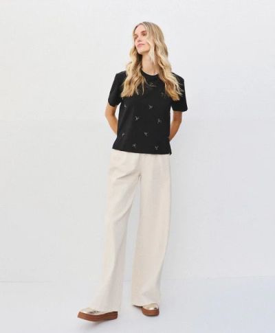 Women's T-shirt with hand-sewn beads in black - for stylish elegance! ACCESS FASHION (SKU)2213