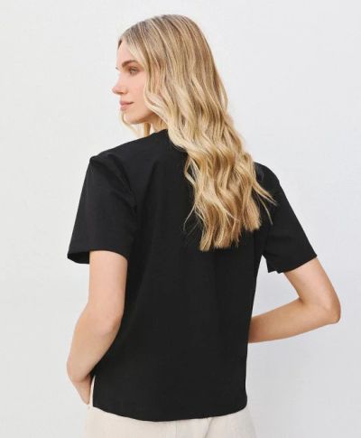Women's T-shirt with hand-sewn beads in black - for stylish elegance! ACCESS FASHION (SKU)2213