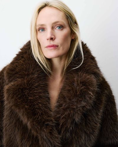 Luxurious women's short fur coat, chocolate color - elegance and comfort GRACE&MILA (SKU) 19009