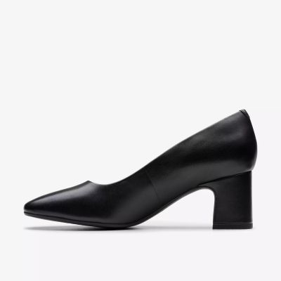 Дамска класическа обувка в черен цвят на ток!!!CLARKS (SKU)26183032