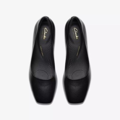 Дамска класическа обувка в черен цвят на ток!!!CLARKS (SKU)26183032