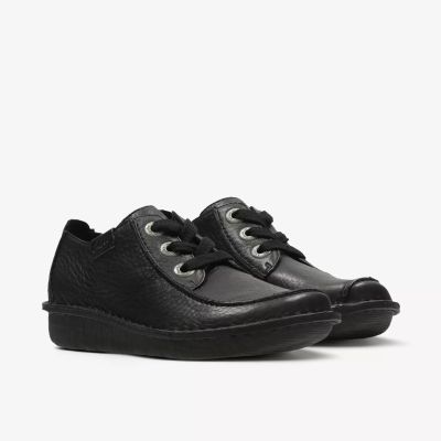 Дамски обувки CLARKS – класически черен дизайн, елегантност и комфорт.CLARKS (SKU)20306639