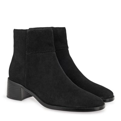 Дамски велурени боти на среден ток – елегантни, изчистен дизайн.CLARKS (SKU)26300000