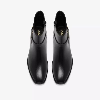 Elegant black women's ankle boot in genuine leather for style and supreme comfort! CLARKS (SKU) 26320242