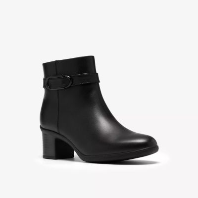 Elegant black women's casual ankle boot with a mid-heel for comfort and style. CLARKS (SKU) 26328291