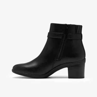 Elegant black women's casual ankle boot with a mid-heel for comfort and style. CLARKS (SKU) 26328291