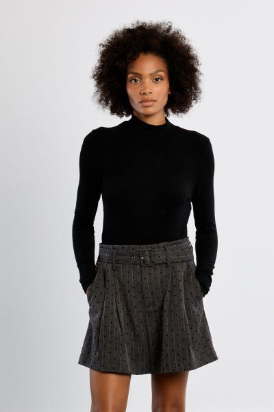 Women's high-waisted shorts with a belt – elegant and stylish MOLLY BRACKEN (SKU) TL445EN