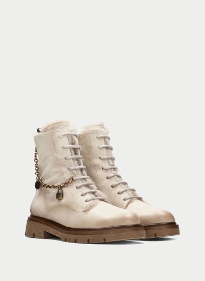 Women's cream-colored Kubonka-style ankle boot; warm lining; stylish and comfortable. HISPANITAS (SKU) 265147