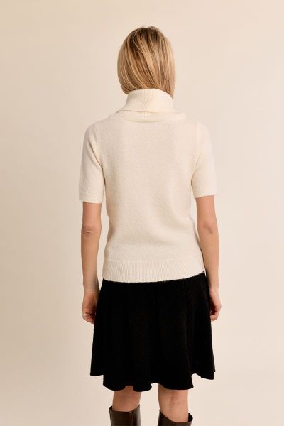 Comfortable women's short-sleeved sweater with a soft texture and a turtleneck – MOLLY BRACKEN (SKU) TR235EN