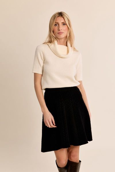 Comfortable women's short-sleeved sweater with a soft texture and a turtleneck – MOLLY BRACKEN (SKU) TR235EN