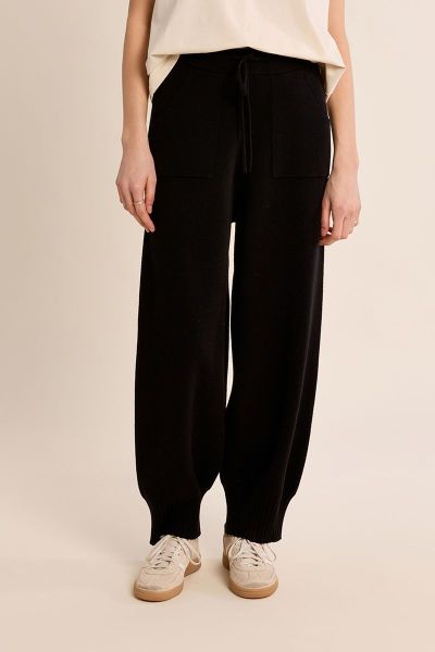 Дамски панталон тип Jogger от фино плетиво в черно MOLLY BRACKEN (SKU) BT212EH