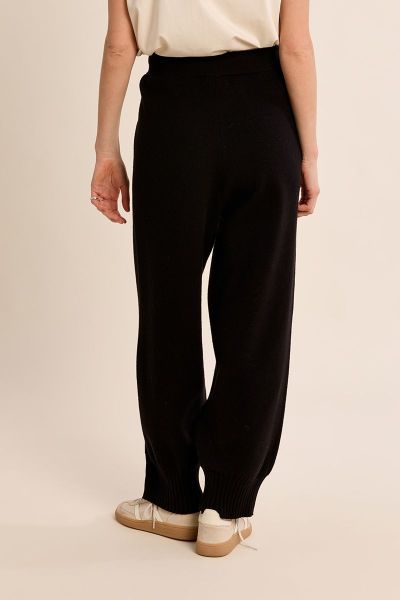 Дамски панталон тип Jogger от фино плетиво в черно MOLLY BRACKEN (SKU) BT212EH