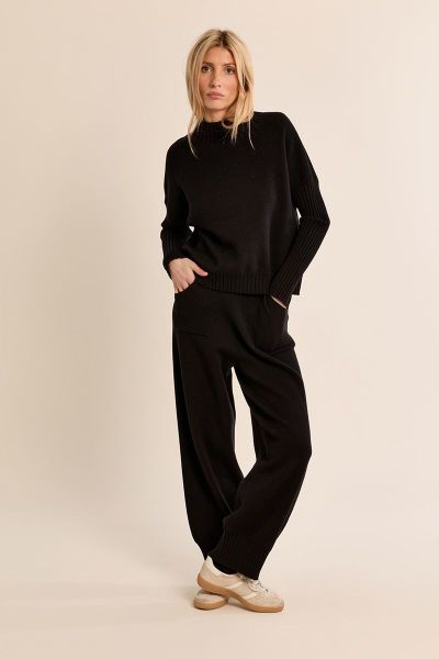 Дамски панталон тип Jogger от фино плетиво в черно MOLLY BRACKEN (SKU) BT212EH