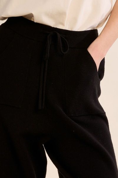 Дамски панталон тип Jogger от фино плетиво в черно MOLLY BRACKEN (SKU) BT212EH