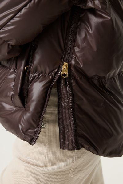 Women’s short quilted jacket – modern, warm, and stylish for cold days – GARCIA (SKU) GJ2600919
