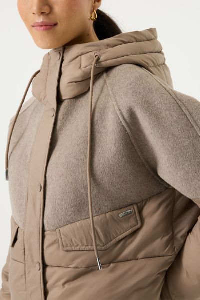 Women’s Quilted Hooded Jacket – Warm, Stylish, and Modern – GARCIA (SKU) GJ2600904