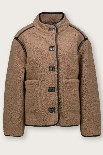 Women’s short teddy coat in brown – soft, warm, and stylish for everyday wear – GARCIA (SKU) GJ2600915