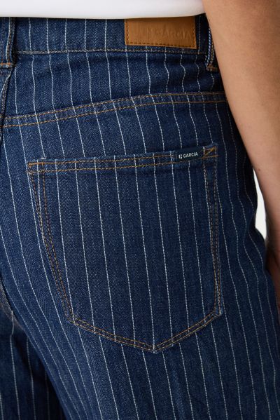 Celia Women’s High-Waisted Jeans – Elegant, Modern, and Comfortable – GARCIA (SKU) 249-7056