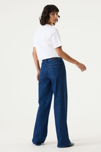 Trendy women's wide-leg jeans with sparkling stones on the sides GARCIA (SKU) 249-6919