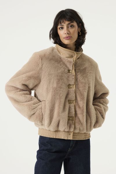 Women’s short coat with soft, short faux fur – cozy and stylish GARCIA (SKU) GJ2600920
