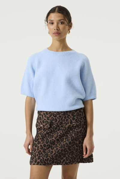 Women's short-sleeved sweater in light blue – Elegant and stylish GARCIA (SKU) U260046