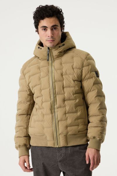 Men’s winter jacket with a hood, lightweight and warm – comfort and style by GARCIA (SKU) GJ2610903