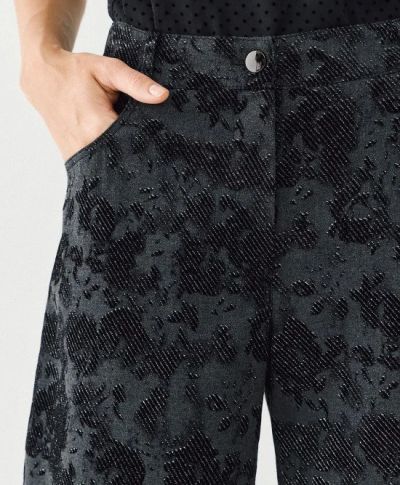 Дамски жакардов панталон в тъмен цвят - елегантен, модерен и изискан!ACCESS FASHION (SKU)5013