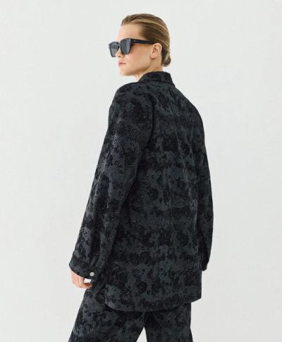Дамска свободна риза от жакард в тъмно цветове – елегантна и комфортна.ACCESS FASHION (SKU)7026